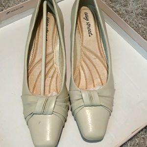 Easy Street, 9. Cream.